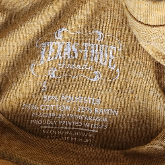 Fall in Love with Fall Tee Sz Small - Picture 3 of 4